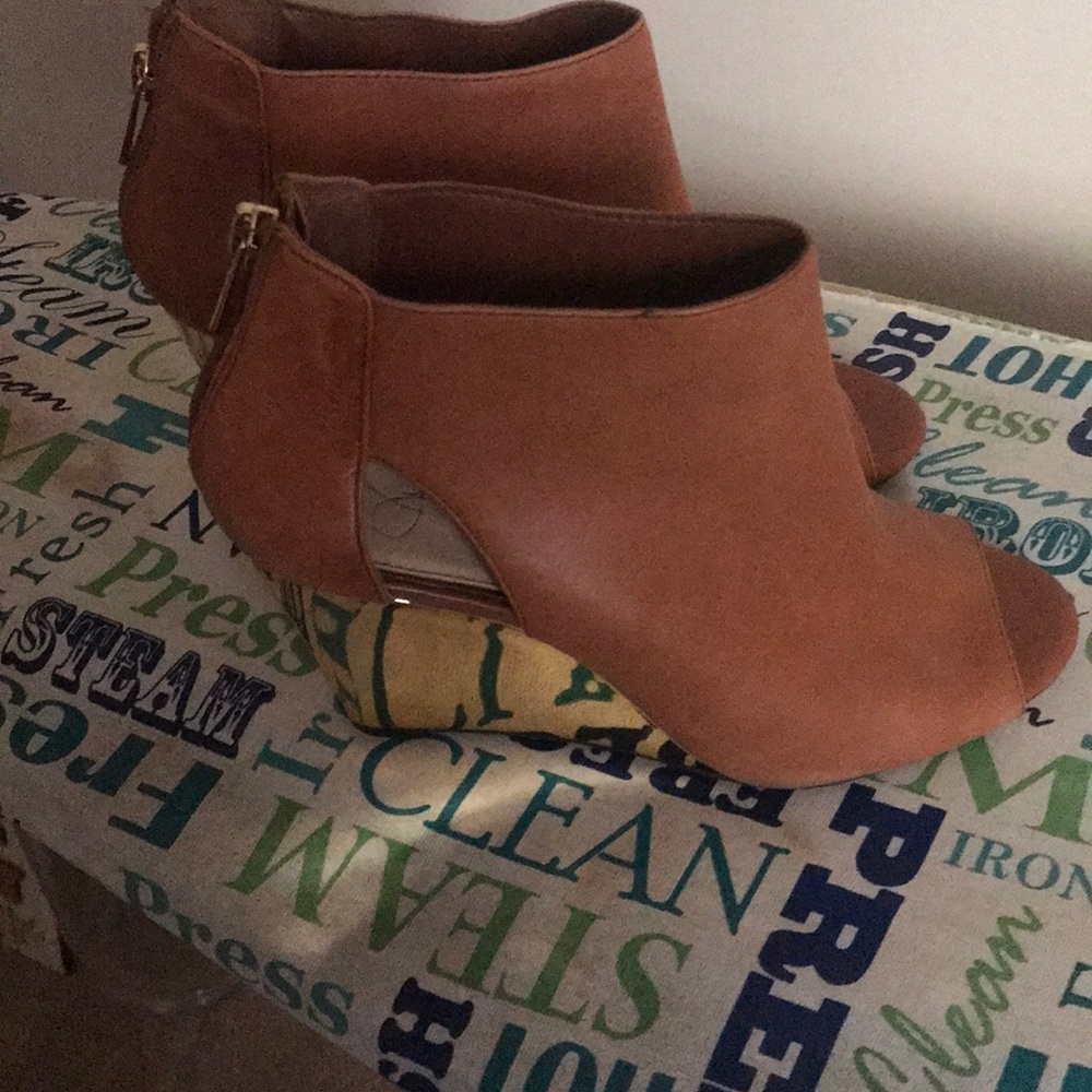 Jessica Simpson Wedges